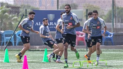 بعثة الأهلي تصل مطار القاهرة استعدادا للسفر إلى الكونغو لمواجهة مازيمبي (فيديو)