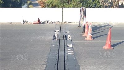 بعد نشر فيتو، حواجز مرورية بمحيط تعرية الطبقة الأسمنتية لمحور شمال الأقصر (صور)