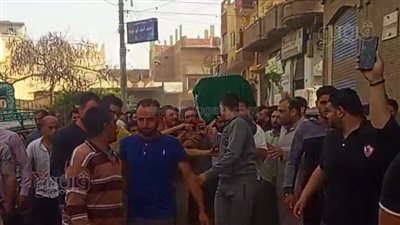 المئات يشيعون جثمان مؤذن ونجله لقيا مصرعهما على يد شقيقه بالغربية