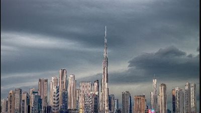 صلوا في بيوتكم، منخفض الهدير يشل الحياة فى الإمارات (فيديو)