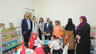 محافظ دمياط ووفد سفراء الدول الأمريكية يزورون المدينة الصديقة للنساء ومكتبة مصر 