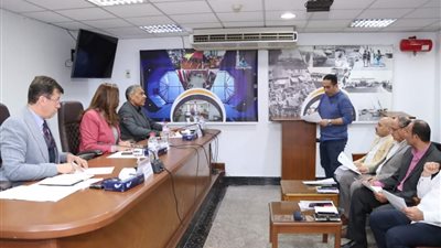 محافظ دمياط تناقش استعدادات مدينة رأس البر لاستقبال شم النسيم