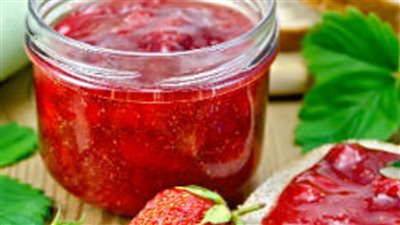 طريقة عمل مربى الفراولة، زي الجاهزة للتوفير في الميزانية