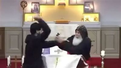 أنت ابني وسأصلّي من أجلك، كاهن الكنيسة الشرقية بسيدني يصفح عن المهاجم (فيديو)