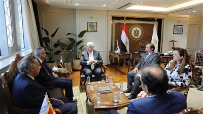 وزير التعليم العالي يبحث سبل التعاون المشترك مع مدير منظمة 
