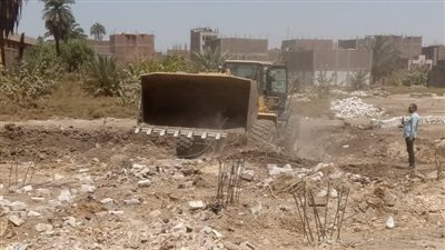 إزالة 3 حالات تعدٍ في المهد خلال حملة مكبرة بمدينة إسنا في الأقصر