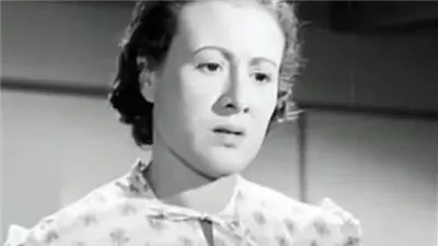 عزيزة حلمي.. برعت فى تجسيد دور الأم والحماة الطيبة.. «حياة وآلام السيد المسيح» وضعها على طريق الشهرة.. ورحلت نائمة في مثل هذا اليوم قبل 30 عامًا