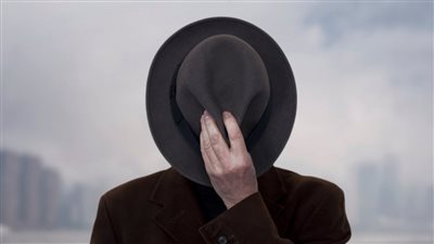 ورم يمنع رجل من الأكل والاستحمام، ما القصة