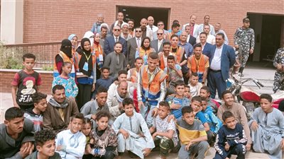 محافظ أسيوط يتفقد مجمعي خدمات المواطنين والخدمات الزراعية بقرية بني عديات (صور) 