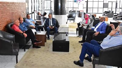 مجلس إدارة الزمالك يعقد جلسة مع أعضاء النادي (صور)