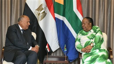 وزير الخارجية يُجري مشاورات سياسية مع نظيرته الجنوب أفريقية 