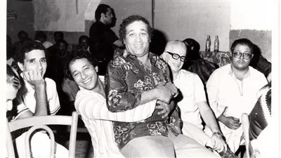 هند سعيد صالح تنشر صوة نادرة لوالدها مع صلاح السعدني، وتعلق: السلام أمانة 