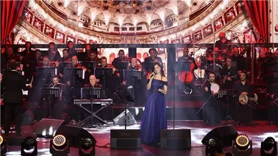 عودة قوية لأميرة الطرب، الجمهور يشيد بـ آمال ماهر وهذه أبرز مشاهد بالحفل (فيديو وصور)