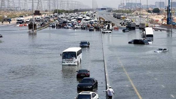 بعد فيضانات الخليج، خبراء مناخ: ظواهر "أكثر حدة" ستضرب المنطقة وانتظروا هلاك كوكب الأرض