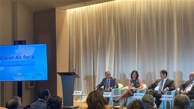 رئيس جهاز شئون البيئة يشارك في 