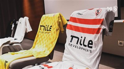 الزمالك بالزي التقليدي أمام دريمز الغاني في الكونفدرالية 