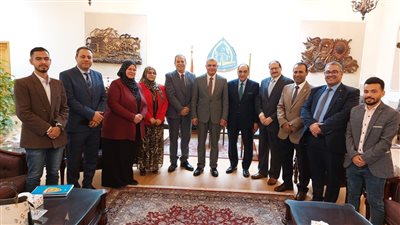 رئيس جامعة الزقازيق يناقش آخر تطورات الكتاب التفاعلي 