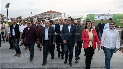 رئيس الوزراء يتفقد أعمال تطوير منطقة اللسان والممشى السياحي بمدينة رأس البر (صور)