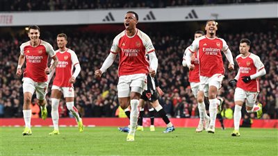 أرسنال يتصدر الدوري الإنجليزي بثنائية في شباك وولفرهامبتون