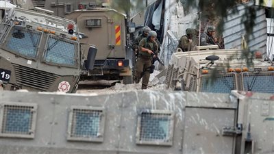 طعن وإطلاق نار، عملية مزدوجة ضد قوات إسرائيلية بالخليل (فيديو)