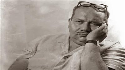 تحليل رباعيات صلاح جاهين.. تعرض الفكرة والمذهب في شكل ومضات متحررة من أسر القافية.. وتكشف خلاصة تجارب الحياة 