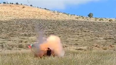 انفجار عبوة ناسفة في مستوطن إسرائيلي حاول إزالة علم فلسطين (فيديو)