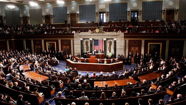 النواب الأمريكي يصوت على مشروع قانون يلزم بايدن بإرسال أسلحة لإسرائيل