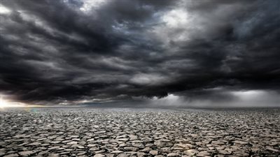 بعد فيضانات الإمارات.. علاقة تلقيح السحب بحدوث كوارث طبيعية 