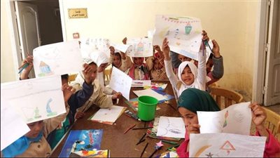 رسم حر وورشة فنون تشكيلية بمكتبة الطفل في الأقصر