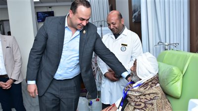 السبكي يطمئن على الخدمات الطبية المقدمة للفلسطينيين في منشآت الرعاية بالإسماعيلية (صور)