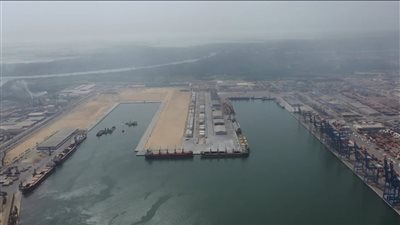 النقل تبرز أعمال تنفيذ مشروع محطة حاويات تحيا مصر 1 بميناء دمياط (صور)