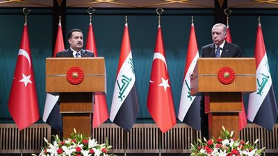  الأولي منذ 13 عام.. الرئيس التركي يعبر الحدود إلى العراق.. و20 اتفاقية على مائدة أردوغان في بغداد