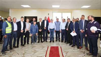 وزير البترول يتفقد الأعمال الإنشائية لمصنع السويس لمشتقات الميثانول