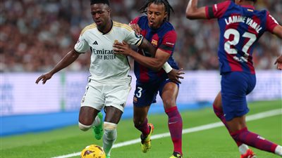 الكلاسيكو، تعادل إيجابي بين ريال مدريد وبرشلونة في الشوط الأول (فيديو)