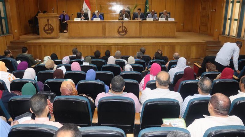 محافظ القليوبية خلال