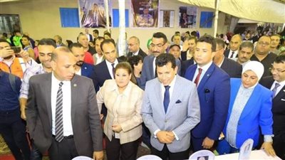 أخبار مصر اليوم : هل تسربت المياه في حقل ظهر، وزارة الشباب والرياضة تعلن عن وظائف لجميع المؤهلات، بيع البطيخ بالأجزاء