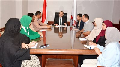 نائب محافظ سوهاج يعقد اجتماعا بفريق مبادرة صوتك مسموع لبحث شكاوى المواطنين