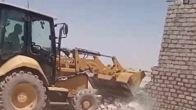 ازالة 4 حالات تعد على أراضي زراعية في الوادي الجديد (صور)