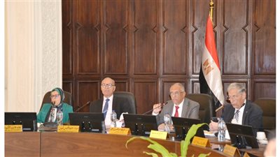 جامعة الإسكندرية تناقش استعدادات امتحانات الفصل الدراسي الثاني
