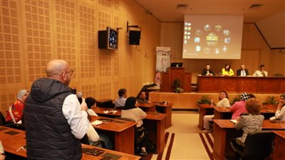 طبيب نفسي يكشف كيفية التعامل مع الضغوط النفسية للأسرة