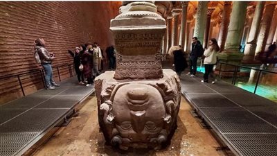 تتوسطه مسلة مصرية ويباع فيه الذرة المشوي.. جولة في ميدان السلطان أحمد بمدينة إسطنبول التركية (صور)