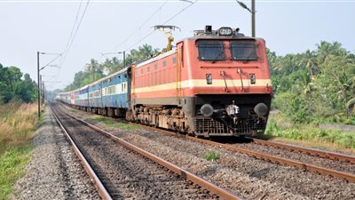 السكك الحديدية تبدأ اليوم العمل بمواعيد التوقيت الصيفي والمترو غدا