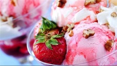  طريقة عمل آيس كريم الموز والفراولة، صحي ومناسب للطقس الحار