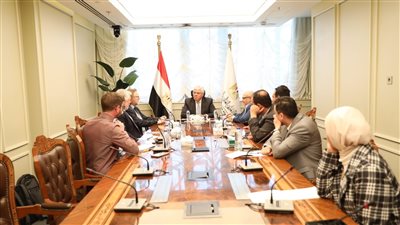 وزير التعليم العالى يبحث فتح فرع لجامعة أبردين البريطانية فى مصر 