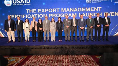 وزير الصناعة: تقديم الدعم لتعزيز نفاذ الصادرات إلى الأسواق الخارجية