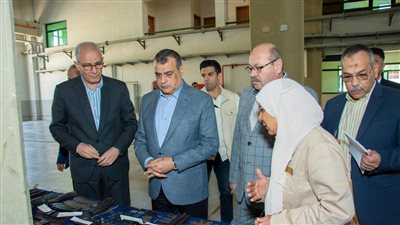 وزير الإنتاج الحربي يتفقد شركة أبو زعبل للصناعات المتخصصة
