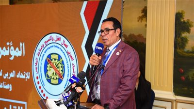 عبد الفتاح إبراهيم أمينا عاما للاتحاد العربي لعمال الغزل والنسيج