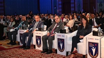 وزير التجارة يستعرض جهود النهوض بمعدلات الصادرات.. سمير: الدولة تستهدف رفعها إلى 145 مليار دولار سنويا.. الخطة تستمر على مدى السنوات الـ6 المقبلة.. وزيادة الناتج الصناعي 20% أبرز الأهداف