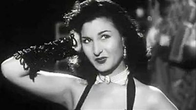 نعيمة عاكف.. لهاليبو الاستعراض والرقص والغناء.. بدأت رحلتها الفنية في الرابعة من عمرها.. حصلت على لقب أحسن راقصة في العالم.. والمرض الخبيث أنهى حياتها مبكرا