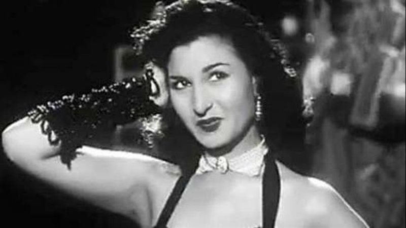 الفنانة الاستعراضية